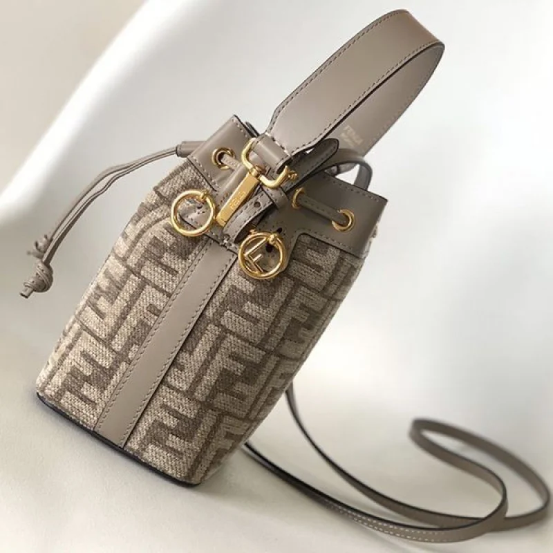 高品質♪♪♪フェンディ バケツバッグ コピー feg74969