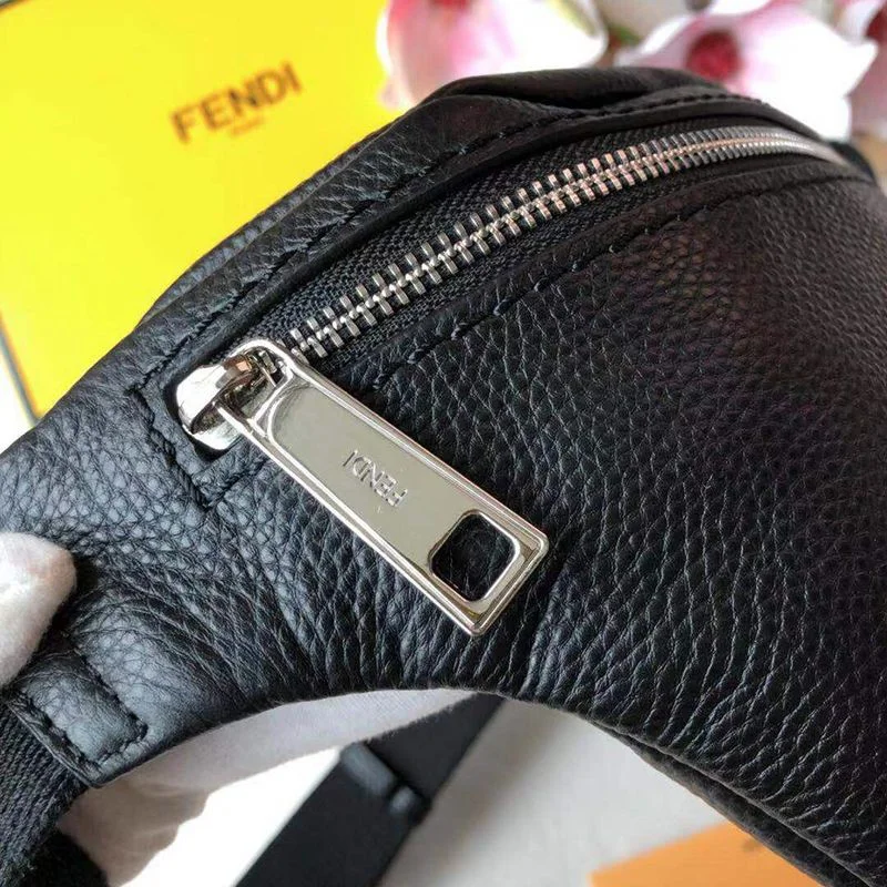 ★日本!!人気!フェンディ カーフレザー ベルトバッグ コピー feg92007