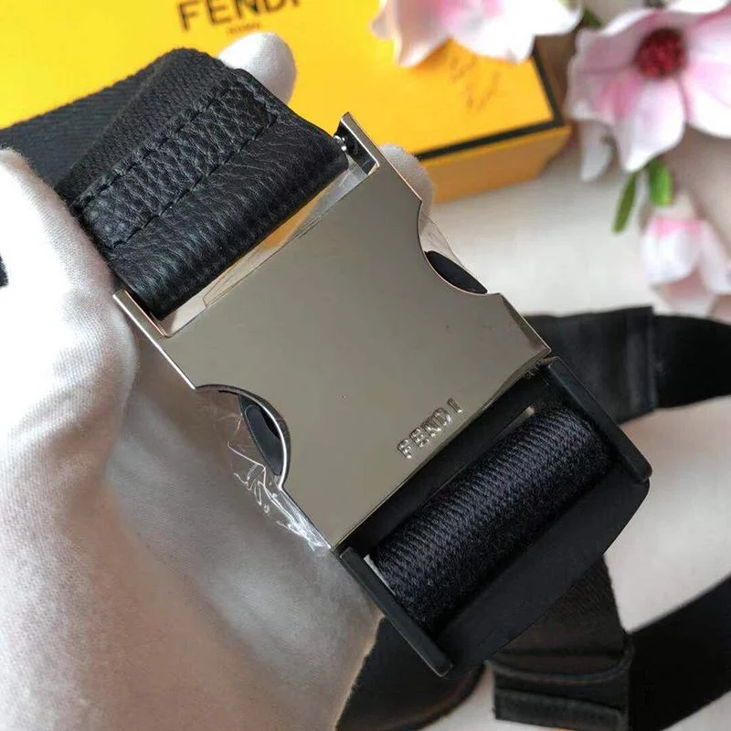 ★日本!!人気!フェンディ カーフレザー ベルトバッグ コピー feg92007
