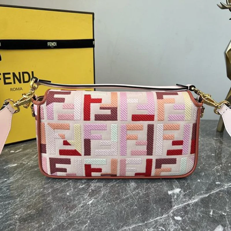 超希少!フェンディ バゲットFF刺繍 ハウンド コピー ショルダーバッグ feh25658