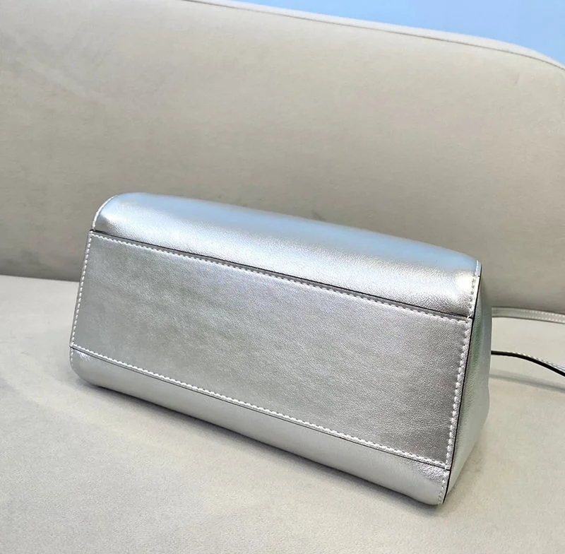 人気No1フェンディ 偽物 ピーカブー ミニ レザー バッグ fej53289