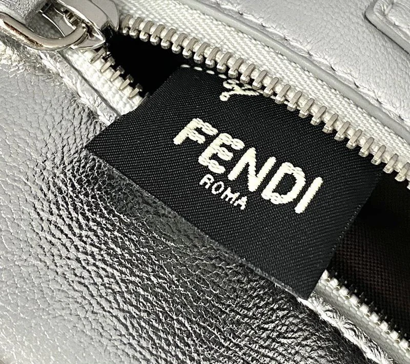 人気No1フェンディ 偽物 ピーカブー ミニ レザー バッグ fej53289