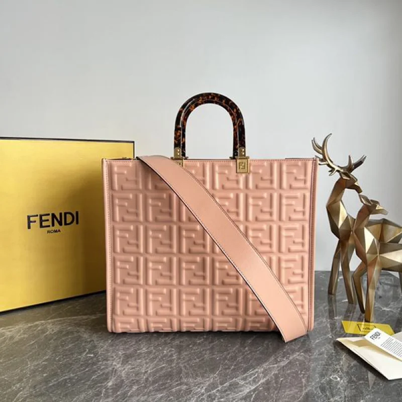 即発送 フェンディ ショッピングバッグ 偽物 サンシャイン ミディアム fem25640