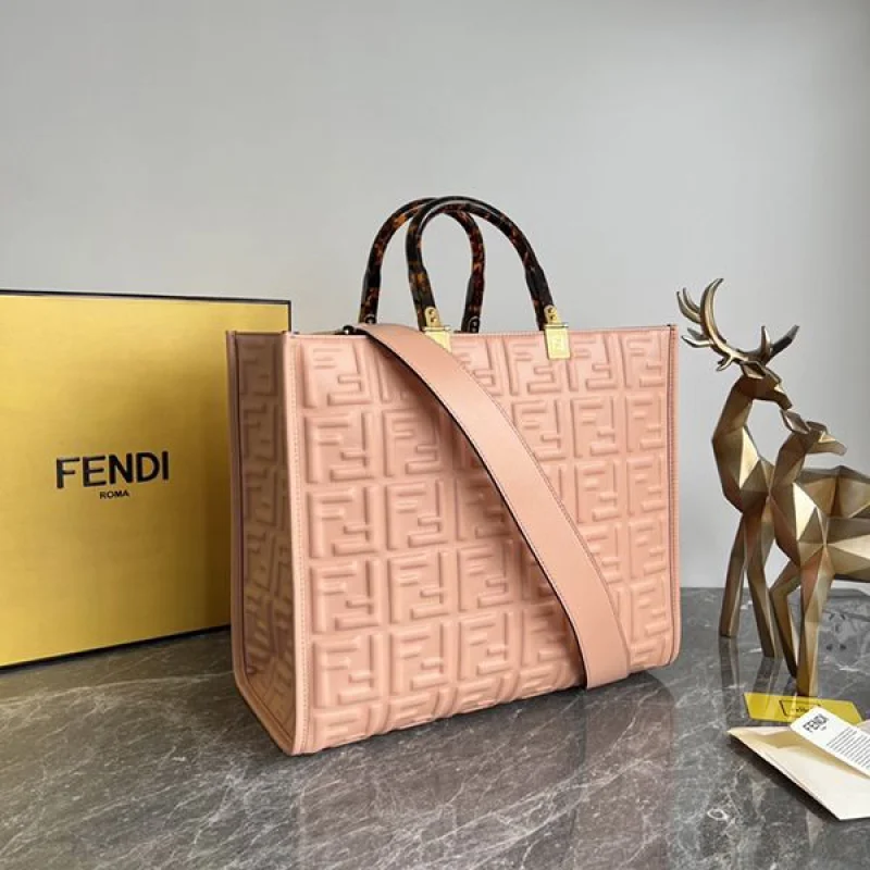 即発送 フェンディ ショッピングバッグ 偽物 サンシャイン ミディアム fem25640