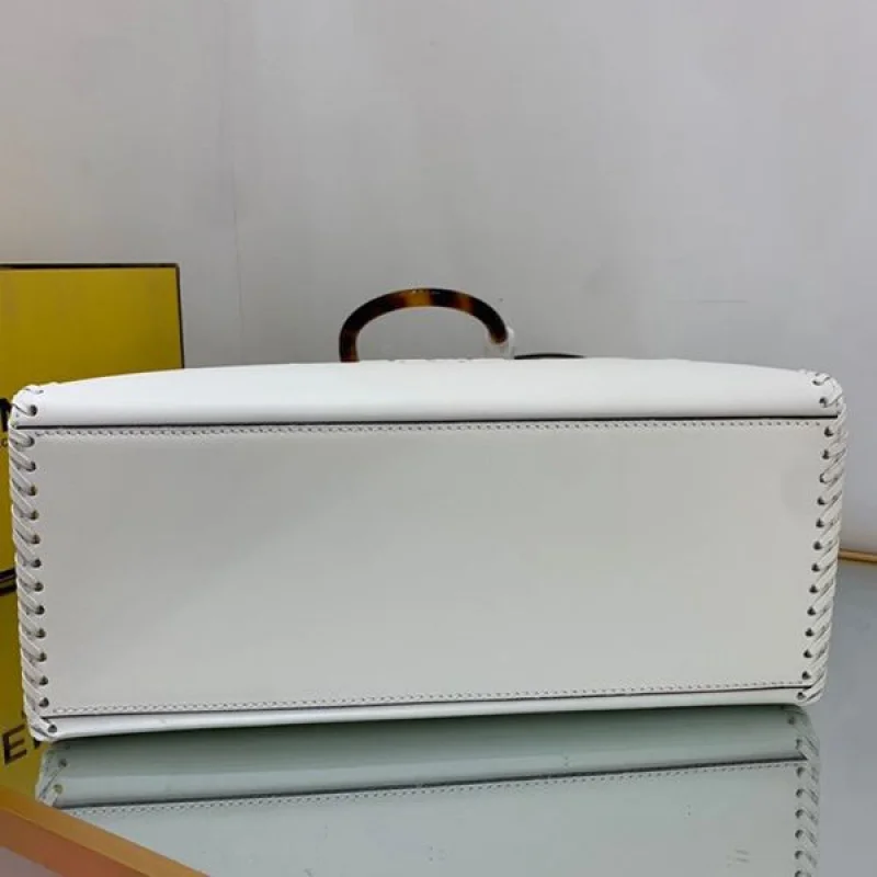 注目★フェンディ サンシャインショッパー コピー ミディアム fem60553