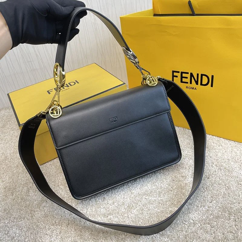 秋冬新作フェンディ キャナイ エフ コピー レザー バッグ fem67499
