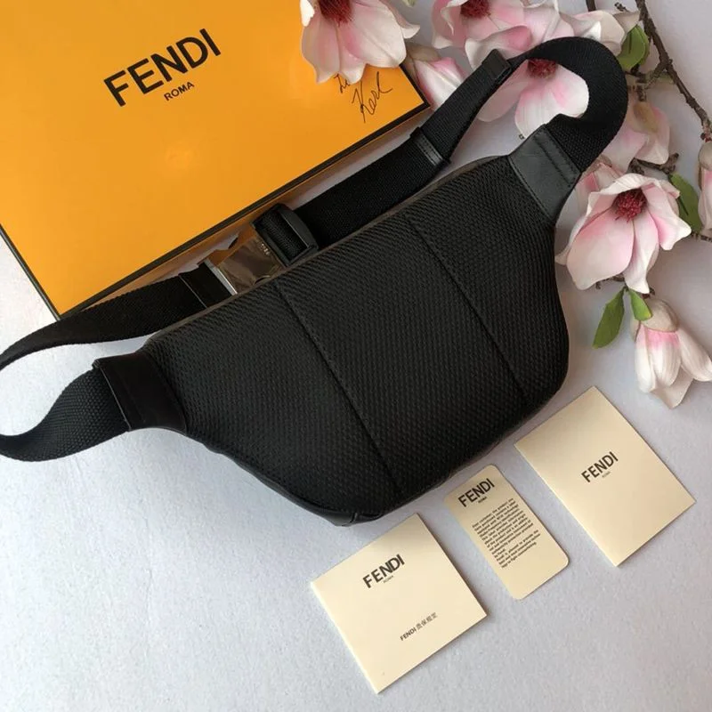 希少色フェンディ モノグラムベルトバッグ 偽物 fem72811