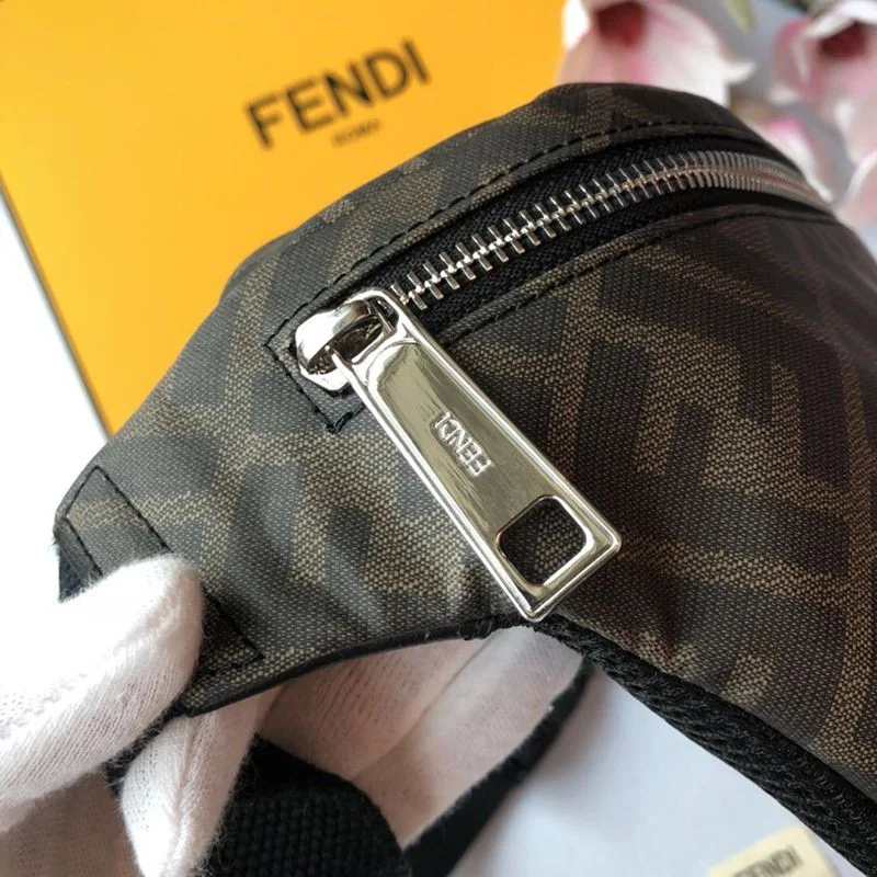 希少色フェンディ モノグラムベルトバッグ 偽物 fem72811