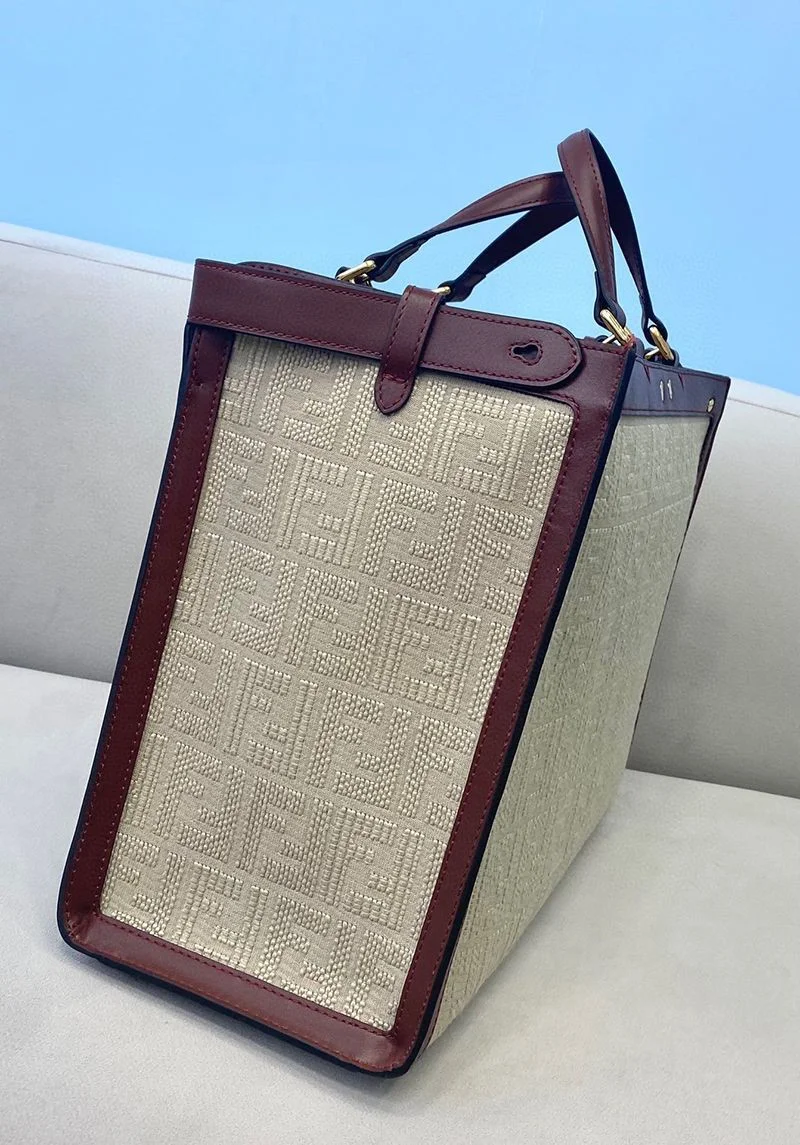 超希少！フェンディ 偽物 ピーカブー エックストート キャンバス バッグ fen64645