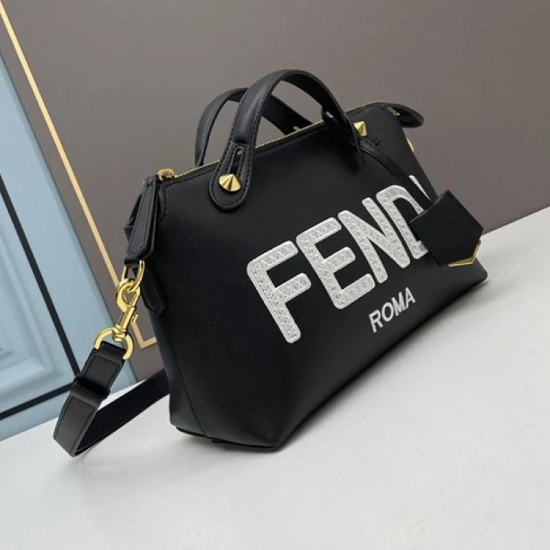 《大人気》フェンディ ショルダーバッグ 偽物 ミディアム BY THE WAY キャンバス 2WAY feo27442