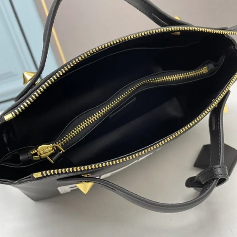 《大人気》フェンディ ショルダーバッグ 偽物 ミディアム BY THE WAY キャンバス 2WAY feo27442