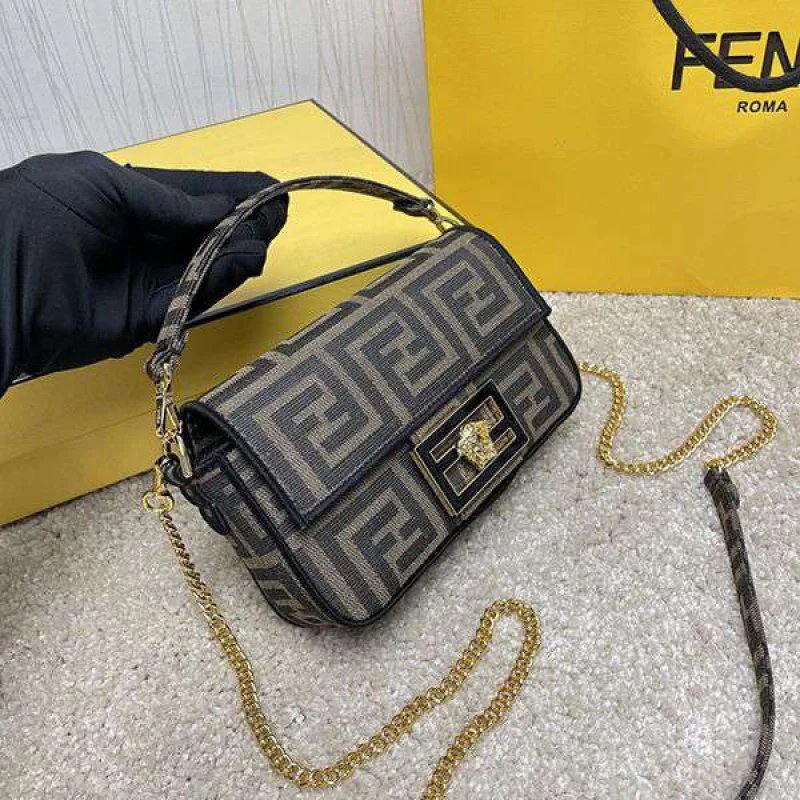 フェンディ ヴェルサーチェ フェンダーチェ コピーコラボ ショルダーバッグ feo45288