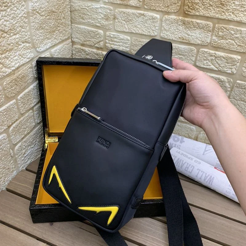 希少色フェンディ バッグ バグズ 偽物 ナイロンワンショルダーバックパック fep71090