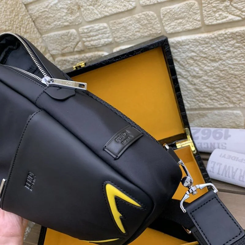 希少色フェンディ バッグ バグズ 偽物 ナイロンワンショルダーバックパック fep71090