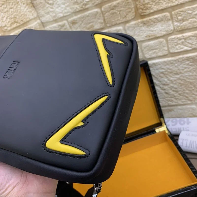希少色フェンディ バッグ バグズ 偽物 ナイロンワンショルダーバックパック fep71090