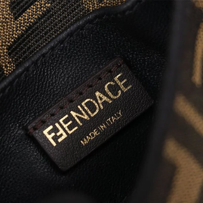 n級品 おすすめ【FENDACE】ナノ バゲット 偽物 マイクロ バッグ fep75696