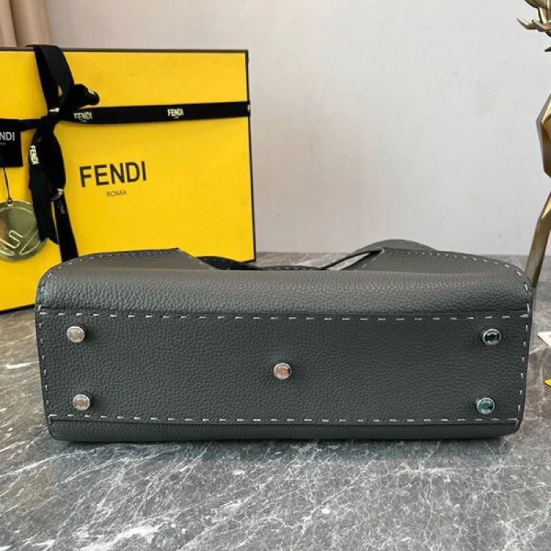 超希少！フェンディ コピー ショルダーバッグ feq29796