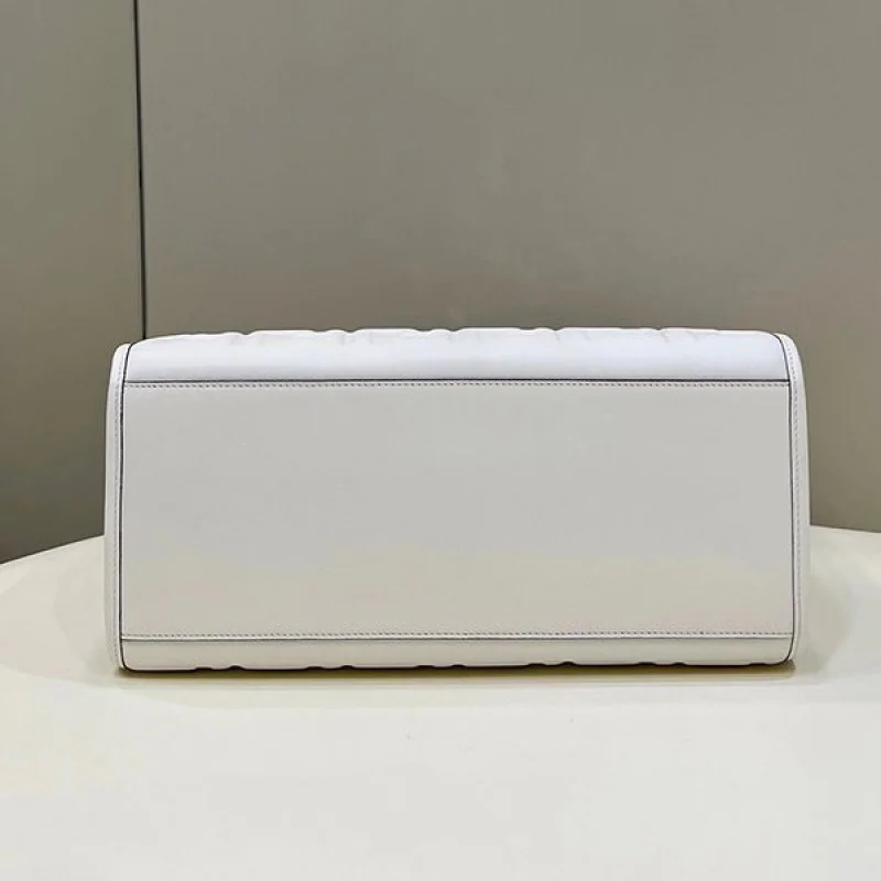 争奪戦♡フェンディ サンシャイン コピー ミディ レザー トートバッグ feq38838