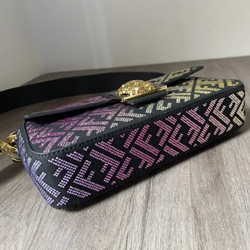 フェンディxヴェルサーチ コピー ショルダーバッグ FEND1 BAGUETTE fer15751