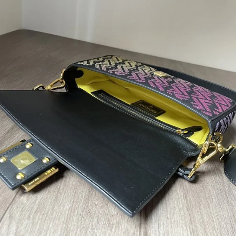フェンディxヴェルサーチ コピー ショルダーバッグ FEND1 BAGUETTE fer15751