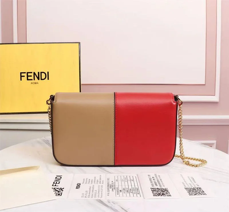 【日本未発売】フェンディ バゲット 偽物 レッド＆ベージュ スエード／レザー バッグ fer33299