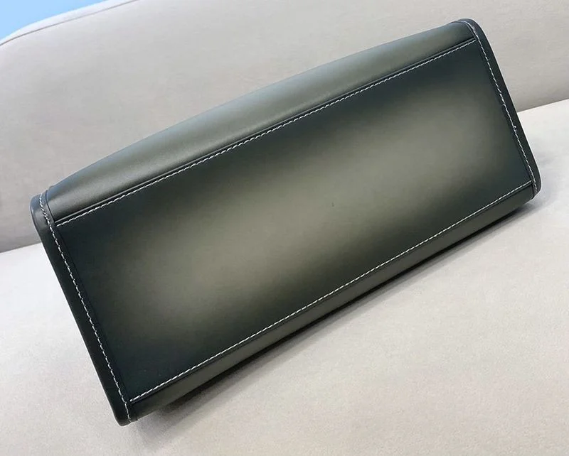 超希少！フェンディ サンシャイン 偽物 レザーショッパー fer69423