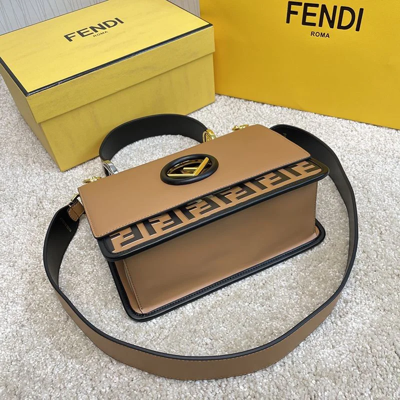 秋冬新作フェンディ キャナイ エフ コピー レザー バッグ fem67499