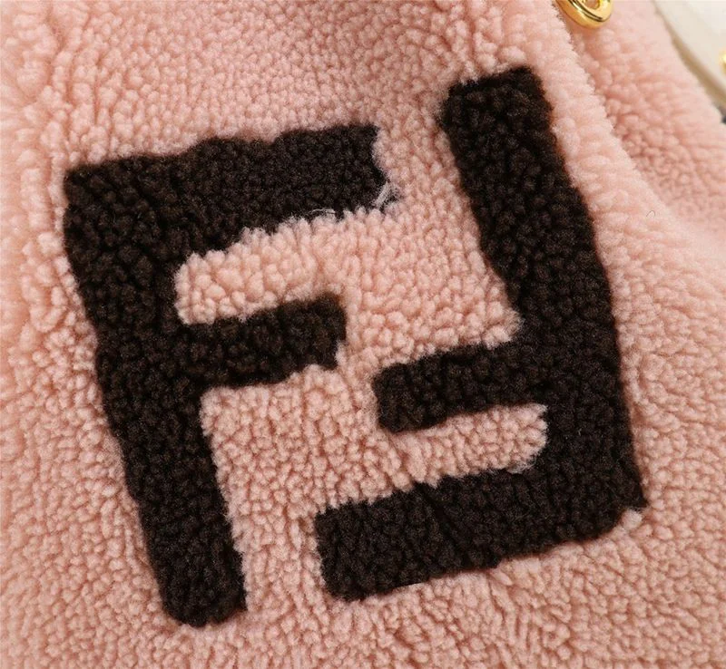 最安値挑戦フェンディ モントレゾール もこもこ コピー シープスキン ミニバッグ fes31056