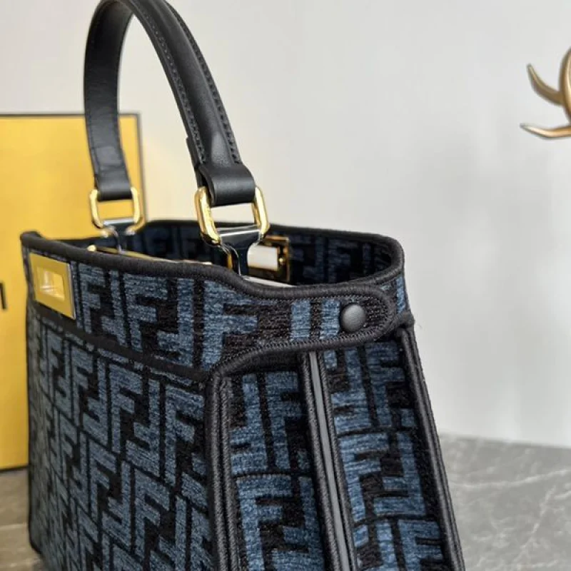 ブティック♪ フェンディ PEEKABOO X-TOTE トートバッグ コピー fet13786