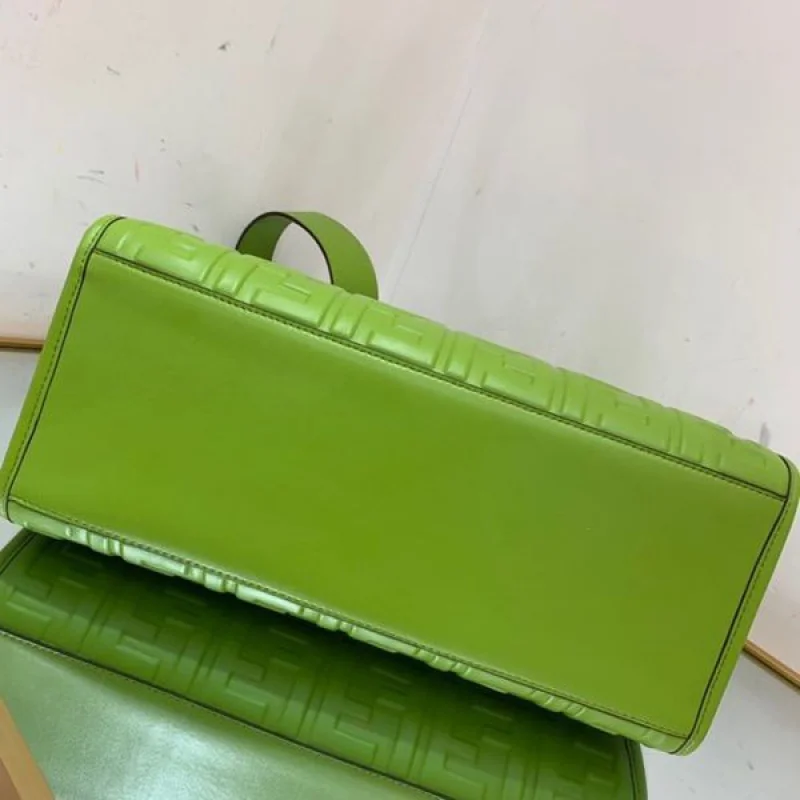 速達発送 フェンディ*サンシャイン 偽物 ミディアム レザー ショッパー fet31635