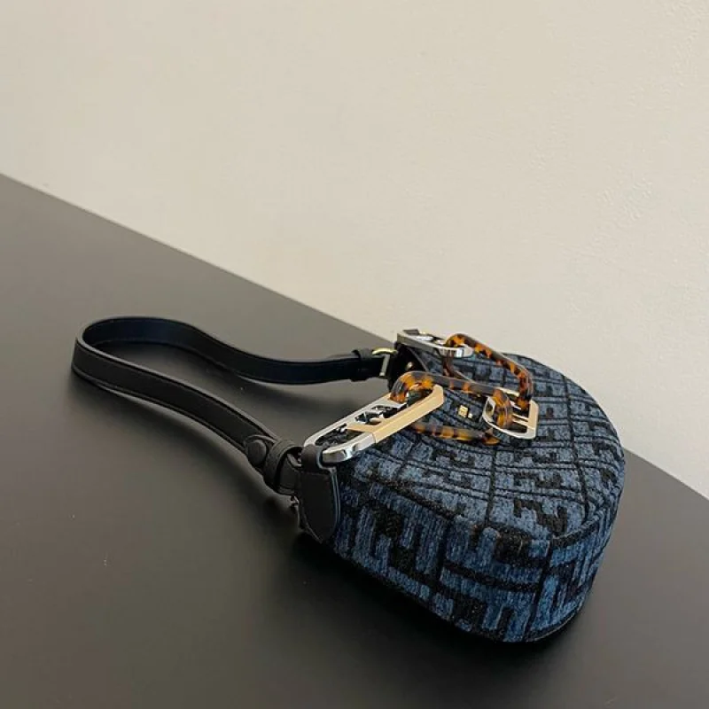 ☆超人気☆フェンディ ショルダーバッグ コピー 2Way ロゴ O LOCK SWING HOBO fet74122
