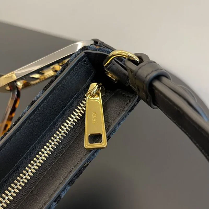 ☆超人気☆フェンディ ショルダーバッグ コピー 2Way ロゴ O LOCK SWING HOBO fet74122
