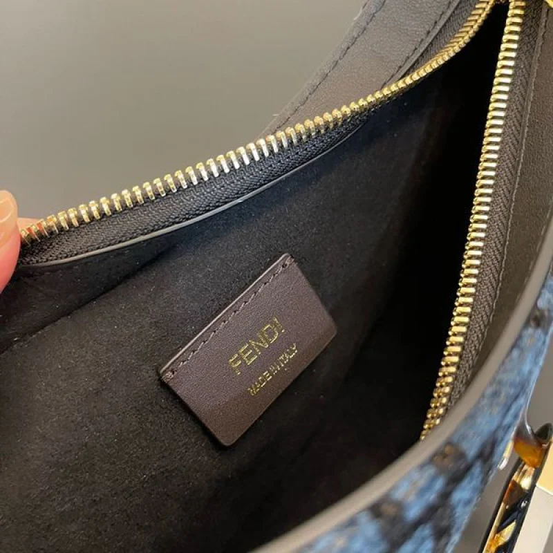 ☆超人気☆フェンディ ショルダーバッグ コピー 2Way ロゴ O LOCK SWING HOBO fet74122