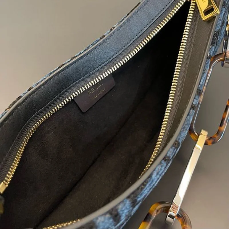 ☆超人気☆フェンディ ショルダーバッグ コピー 2Way ロゴ O LOCK SWING HOBO fet74122