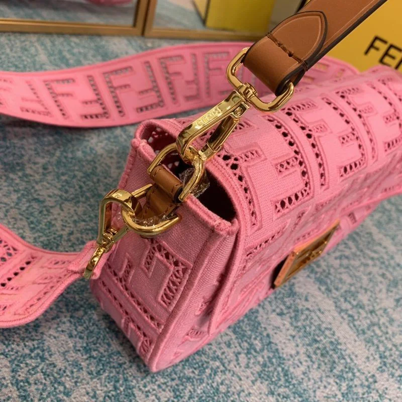 日本未入荷フェンディ バゲット キャンバス バッグ 偽物/刺繍 feu38678