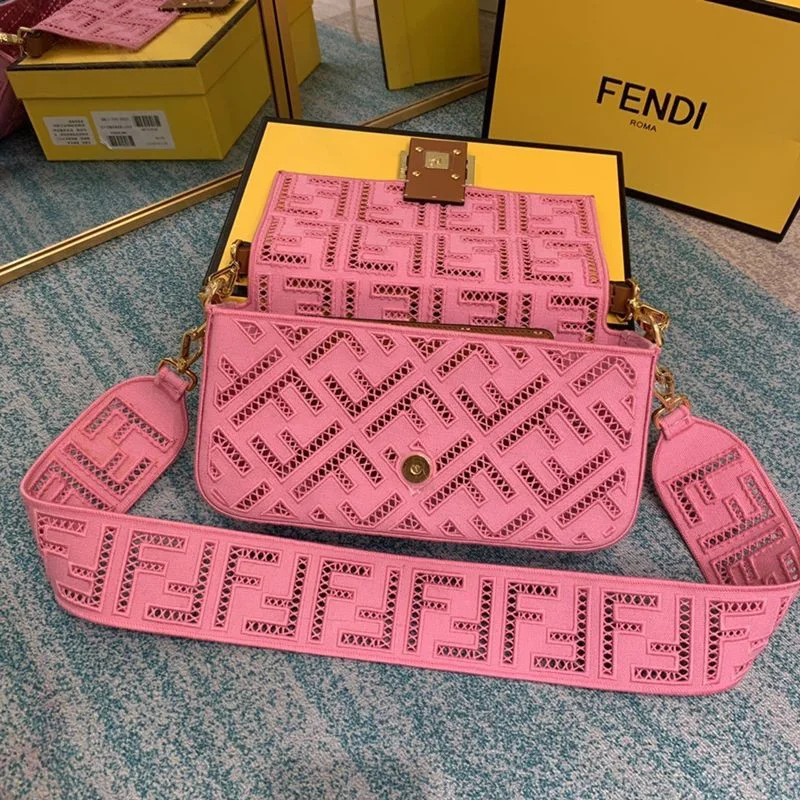 日本未入荷フェンディ バゲット キャンバス バッグ 偽物/刺繍 feu38678