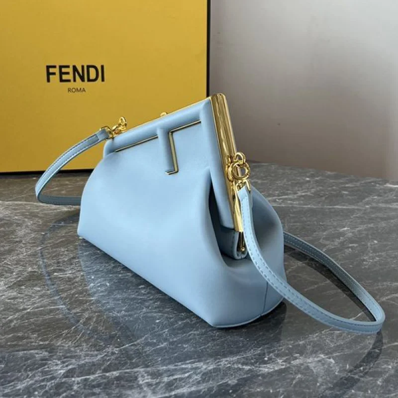 【大特価】フェンディ ファースト スモール 偽物ショルダーバッグ feu82374