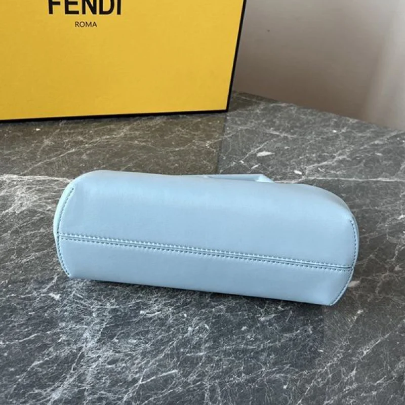 【大特価】フェンディ ファースト スモール 偽物ショルダーバッグ feu82374