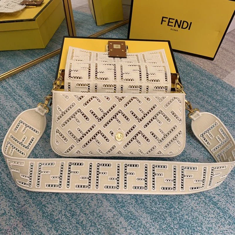 春もの新作フェンディ バゲット キャンバス バッグ 偽物/刺繍 fev41992