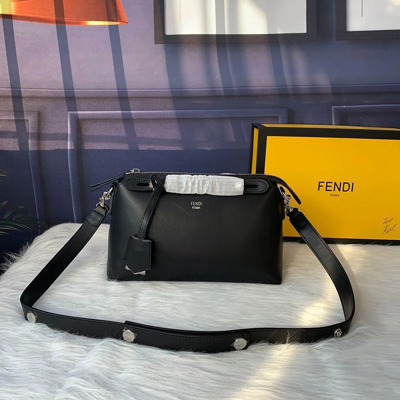 ★日本!!人気!フェンディ バイ ザ ウェイ コピー ミディアム レザー ボストンバッグ fev95486