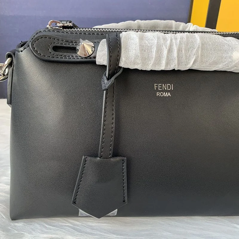 ★日本!!人気!フェンディ バイ ザ ウェイ コピー ミディアム レザー ボストンバッグ fev95486