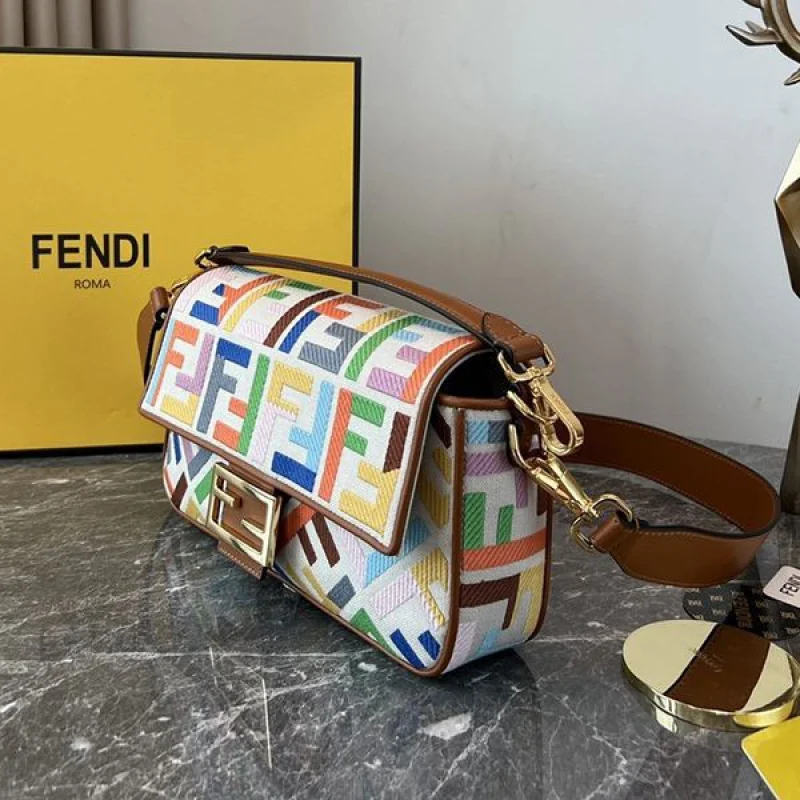 フェンディ バゲットFF刺繍 ハウンド ショルダーバッグ 偽物 few86164