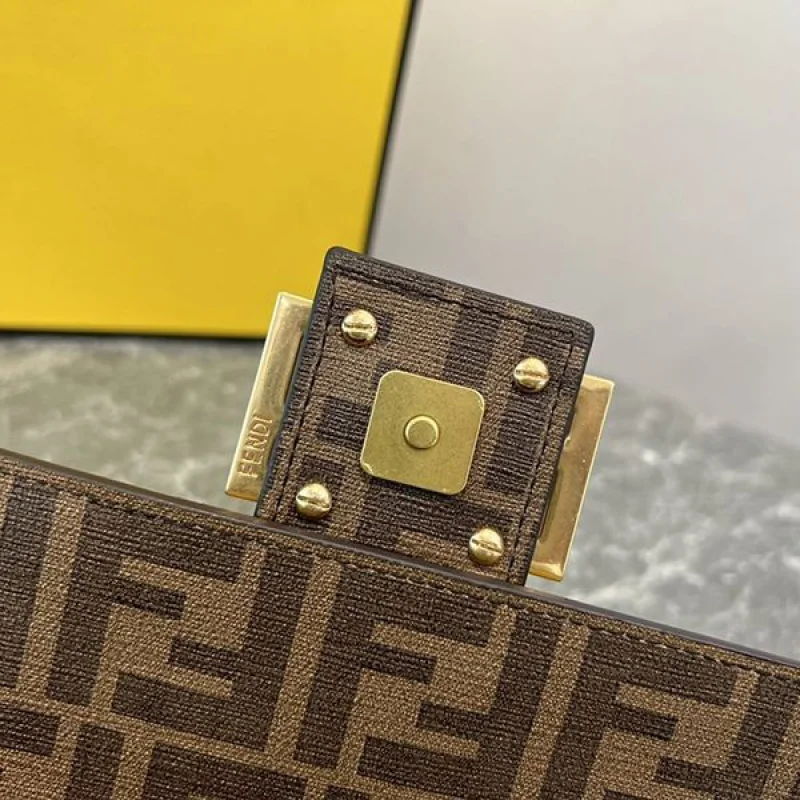 稀少 フェンディ バゲットFF刺繍 ハウンド 偽物 ショルダーバッグ fex67487
