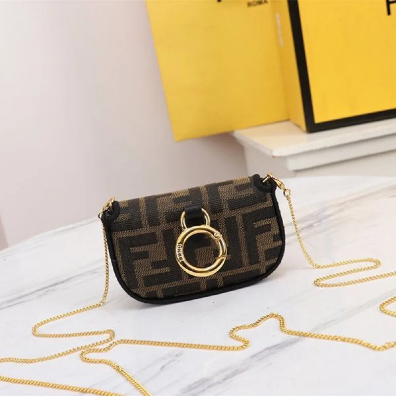 入手困難 フェンディ VERSACE コラボナノ バゲット コピー マイクロ バッグ fey71325