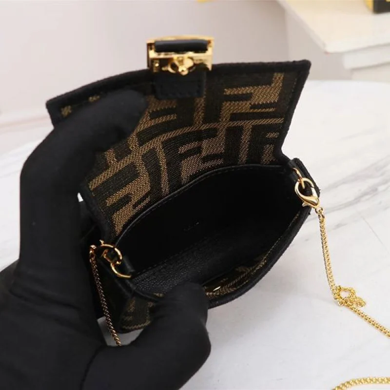 入手困難 フェンディ VERSACE コラボナノ バゲット コピー マイクロ バッグ fey71325