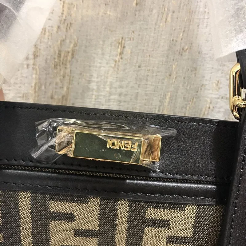 大人気!フェンディ ピーカブー 偽物 エックストート FFキャンバス バッグ fez34622