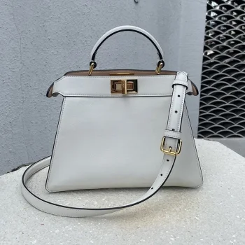 フェンディ バッグ feu83930 スーパーコピー