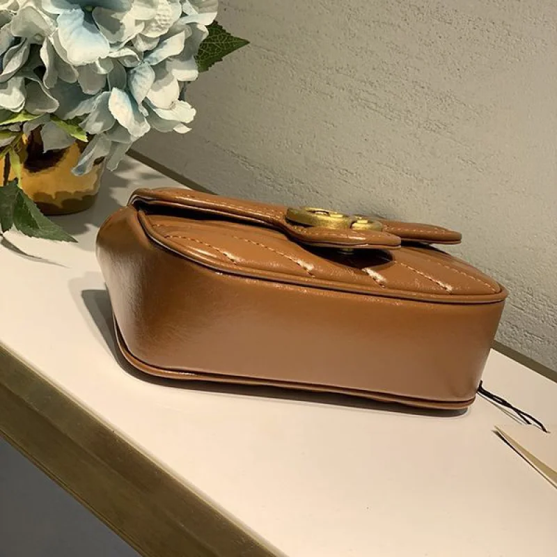 入手困難グッチ GGマーモント ミニ ショルダーバッグ コピー 0OLFT2535