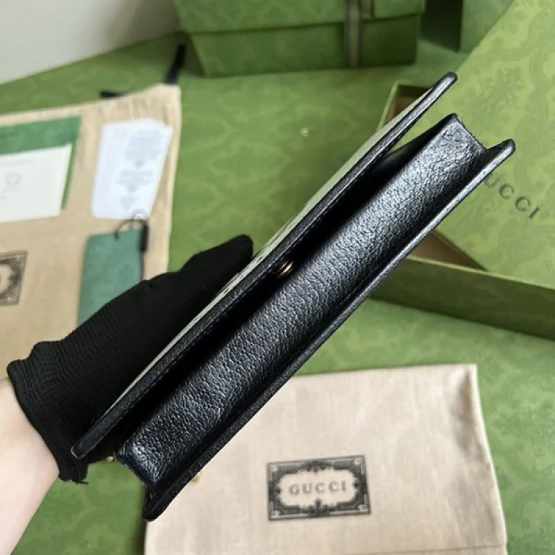 超希少!アディダス×グッチ 偽物 チェーン付き ウォレット ショルダーバッグ 621892UZ3BG6484