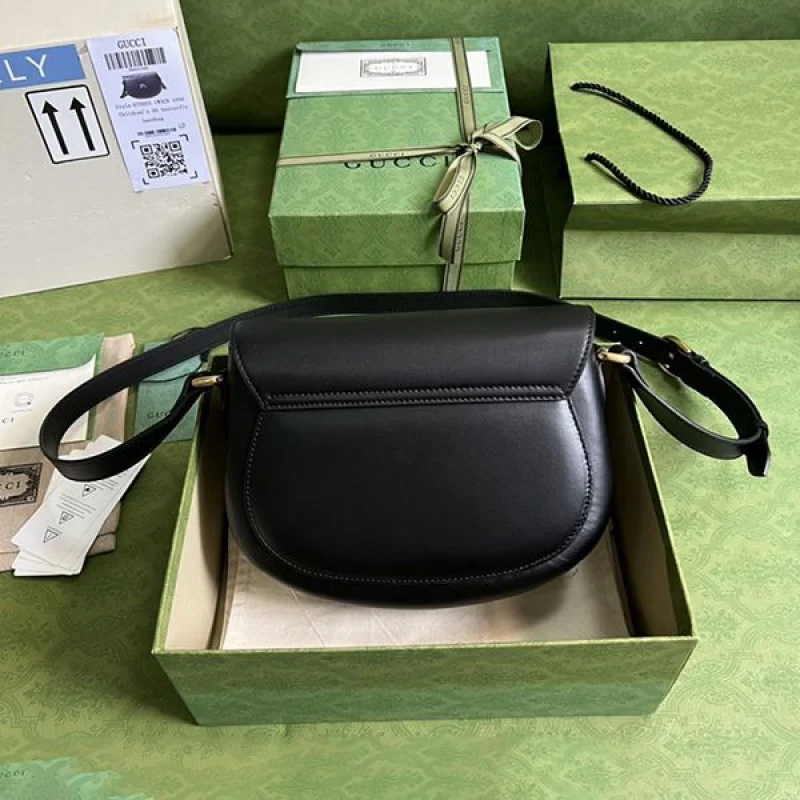 【日本未発売】グッチ エンボス スムースレザー ショルダーバッグ コピー 2色 675923UD0ET2546